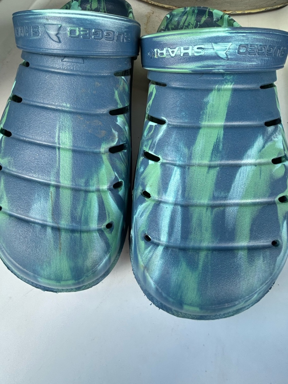 Rugged shark men’s water shoes
